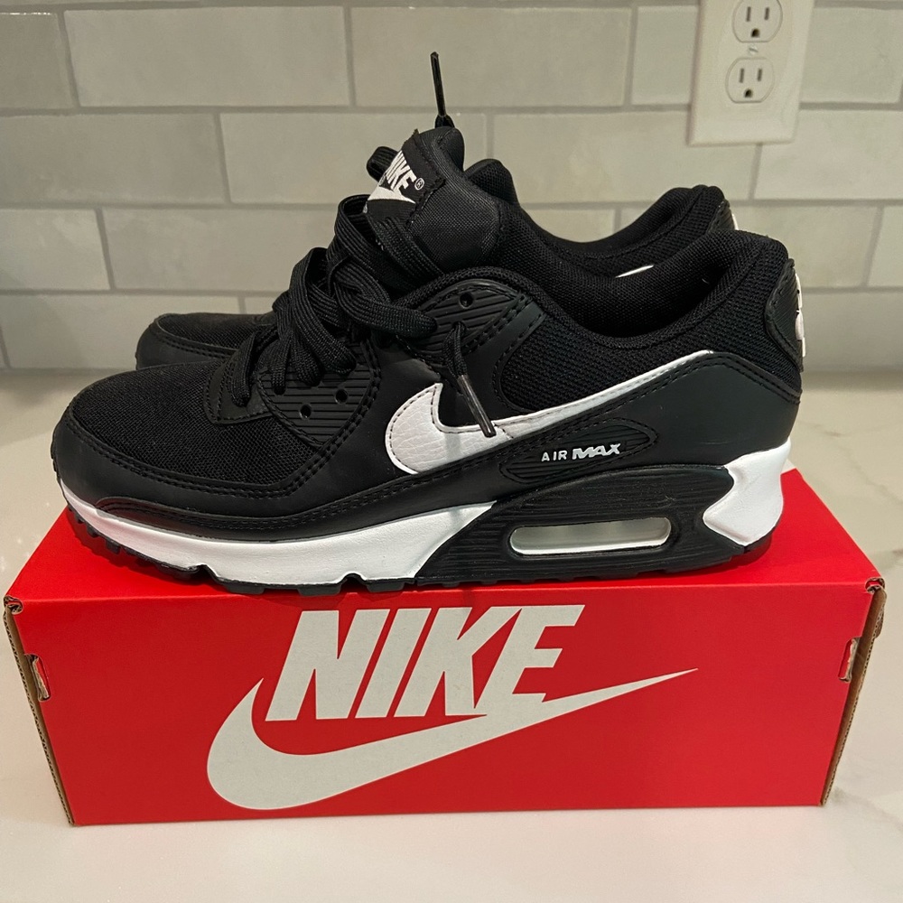 Womens Nike AirMaX 90 Size 8